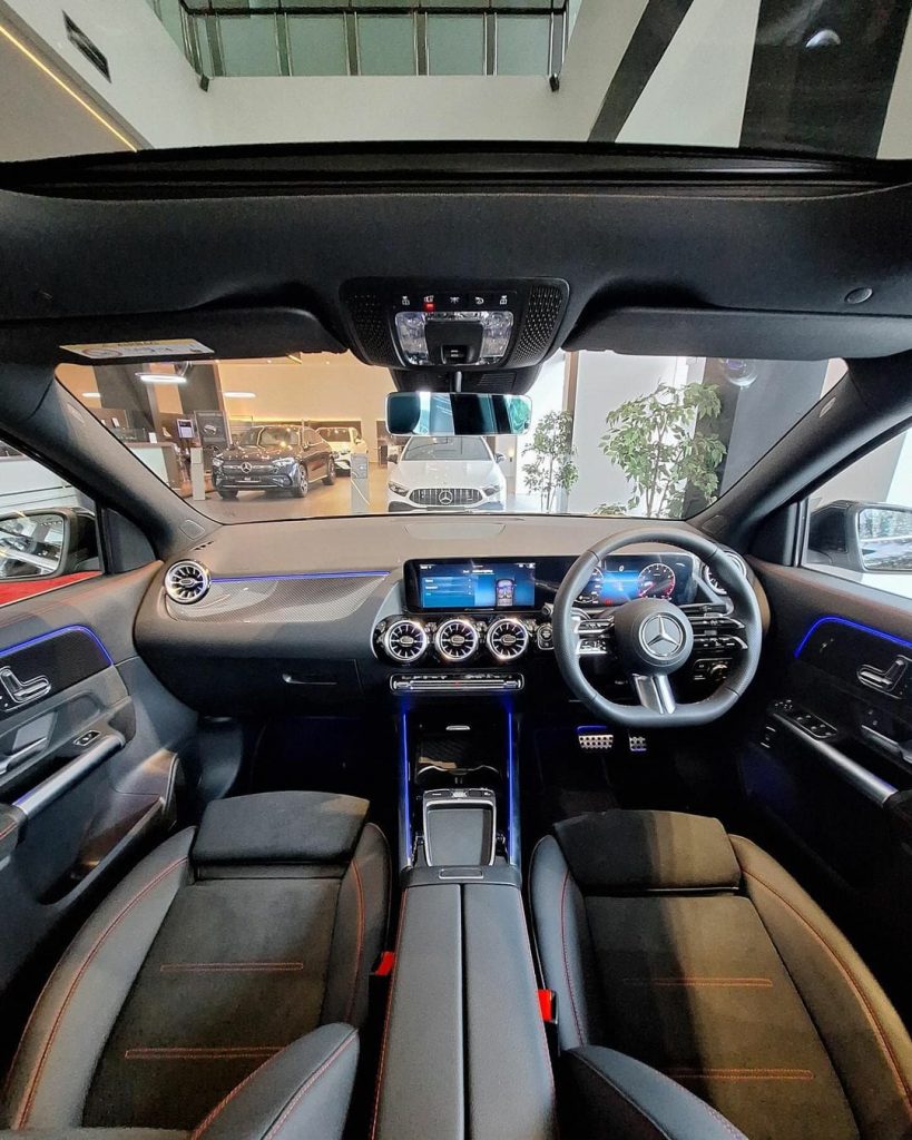 Interior GLA 200 AMG Facelift 2024-2025 Indonesia Black 2