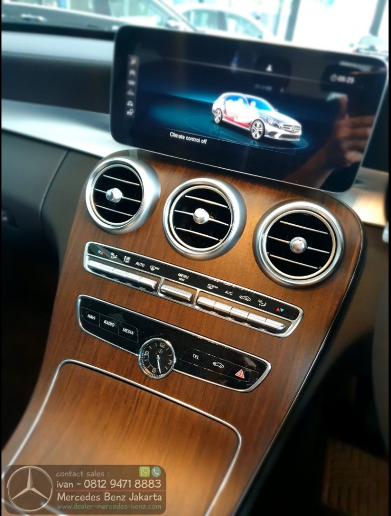Interior Mercedes C200 Exclusive Estate 2020 Indonesia