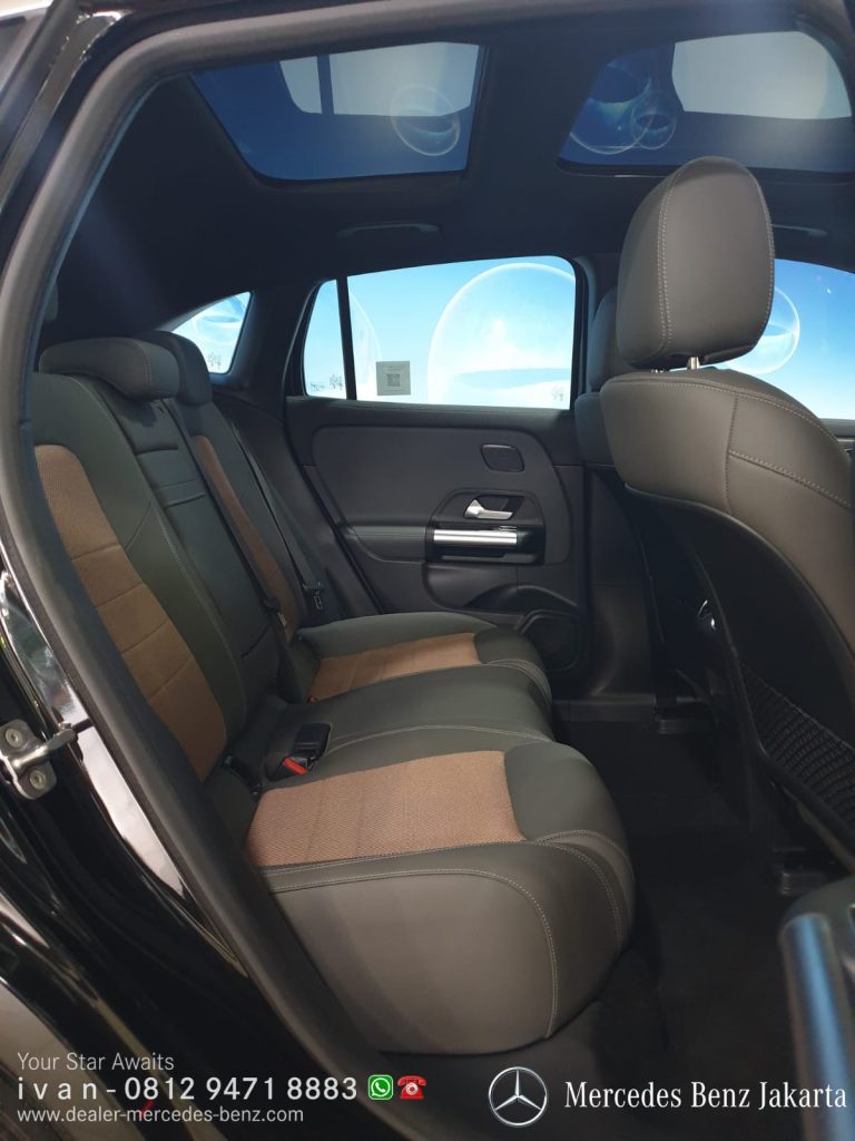 Interior Mercedes Benz EQA Nik 2023 Black promo 2025 b