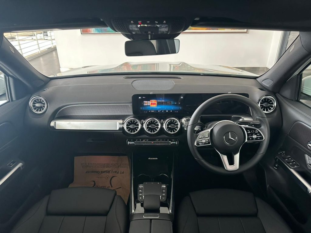 Interior EQB 250+ Indonesia 2023-24-25 Black 1